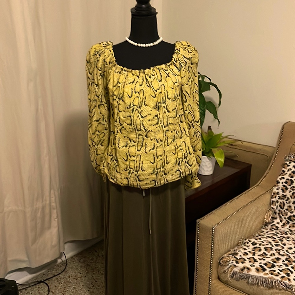 Frame NWT size M super cool